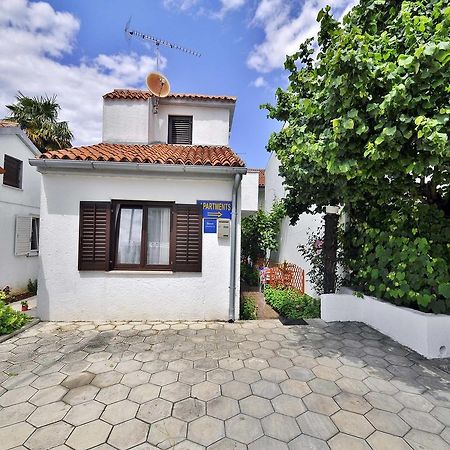 Apartments Mira 645 بوريتش الغرفة الصورة